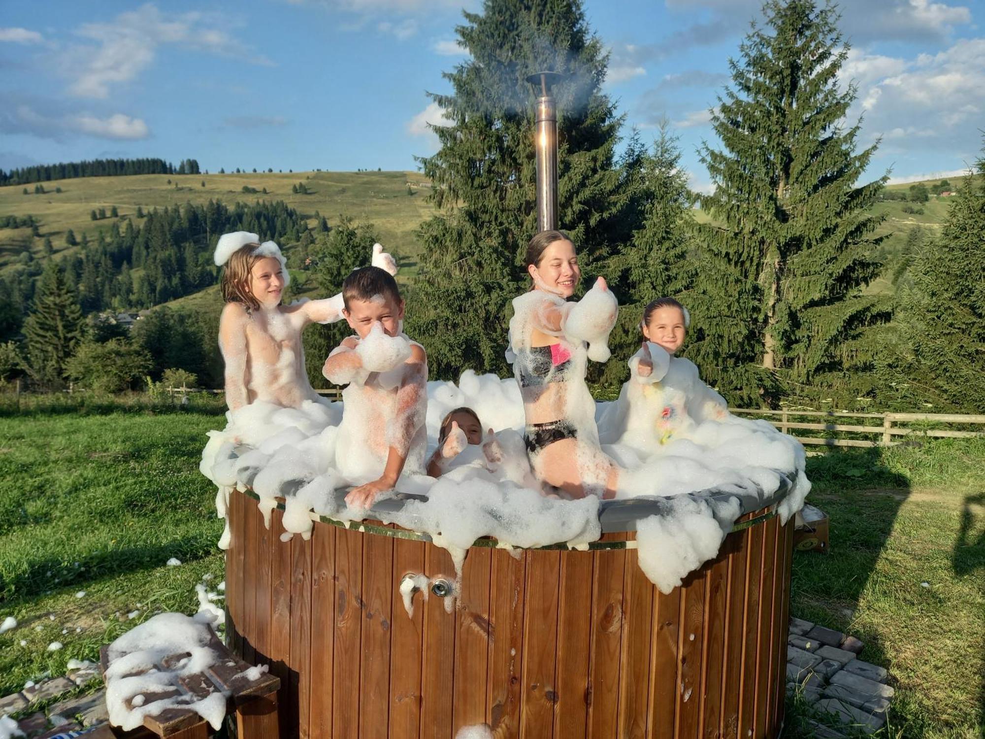 Eco Resort Nad Karpatamy Hrobyshche Rum bild
